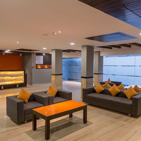 The Silver Leaf Hotel Ahmedabad Buitenkant foto