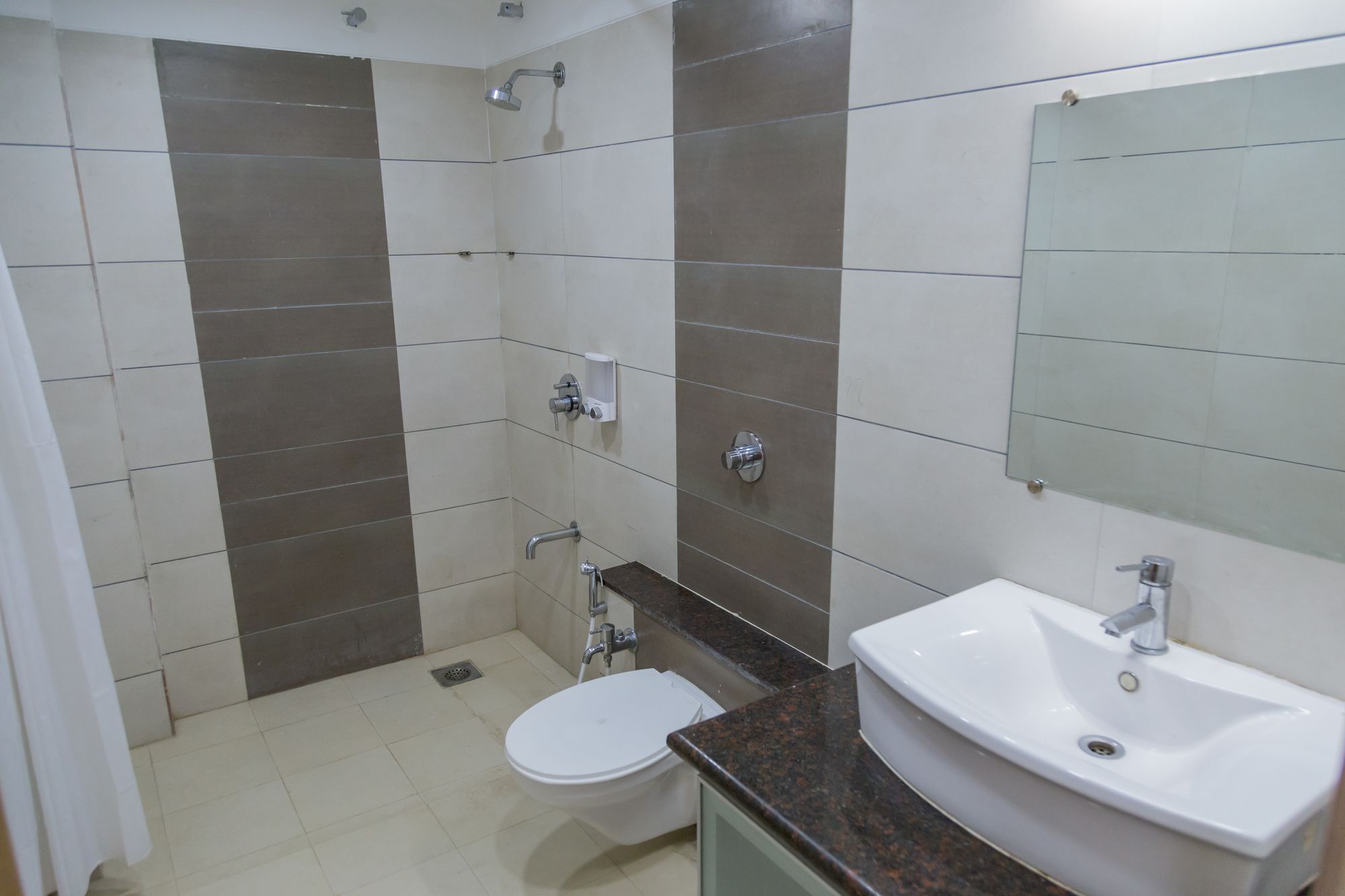 The Silver Leaf Hotel Ahmedabad Buitenkant foto