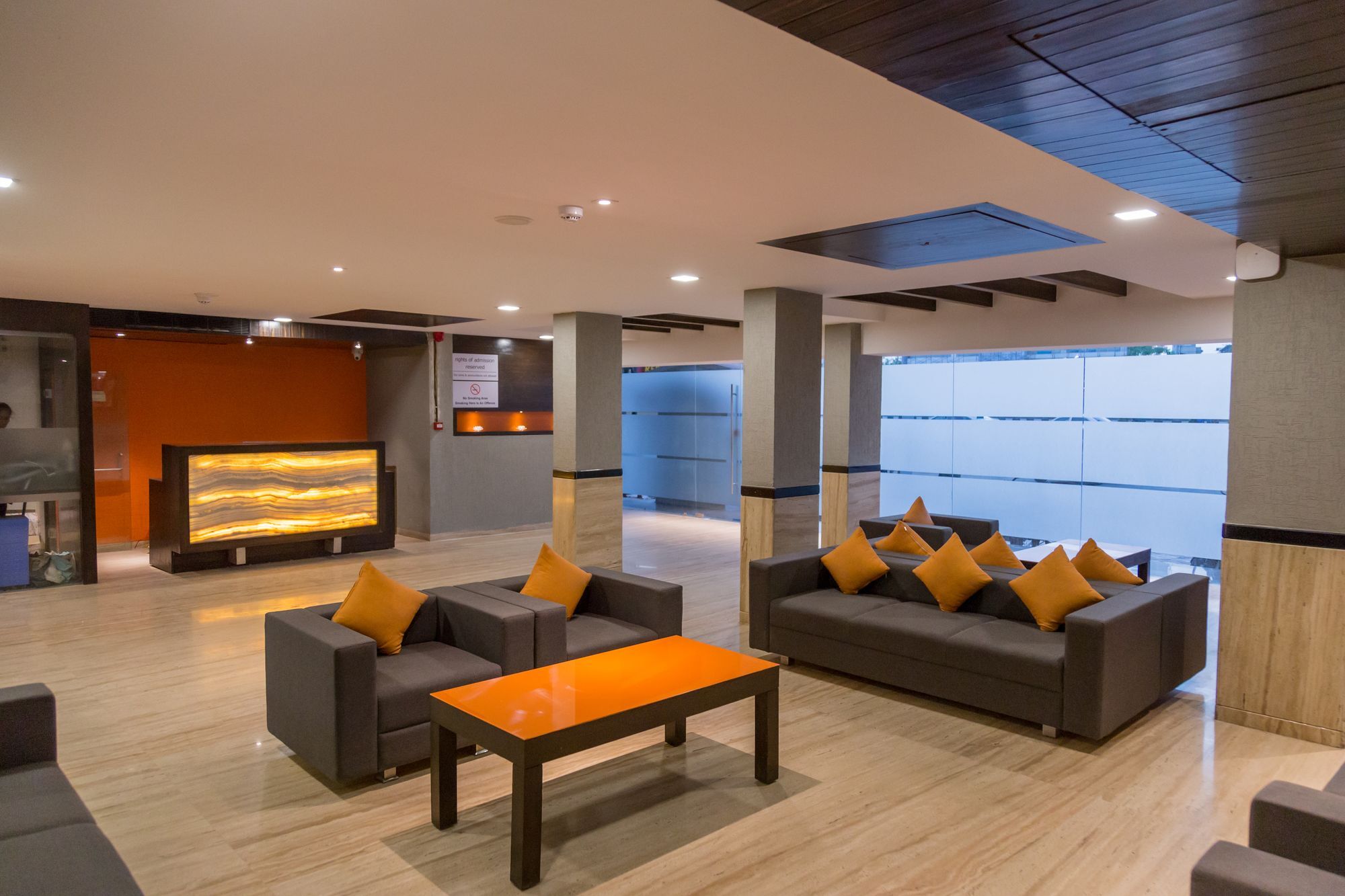 The Silver Leaf Hotel Ahmedabad Buitenkant foto